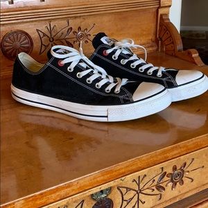 Converse Chuck Taylor red edition